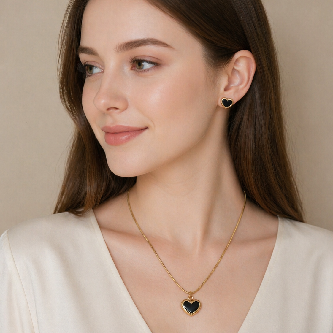 Luna Black Heart Necklace & Studs