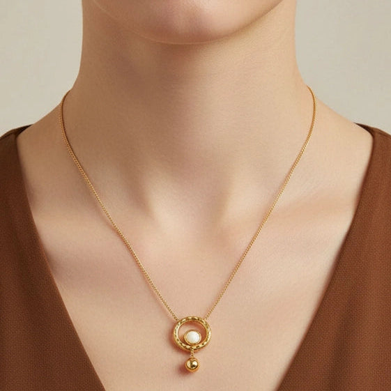 White Emerald Gaze Necklace