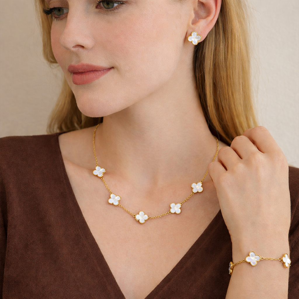 White Clover Jewellery Set With Necklace,Earrings and Bracelet