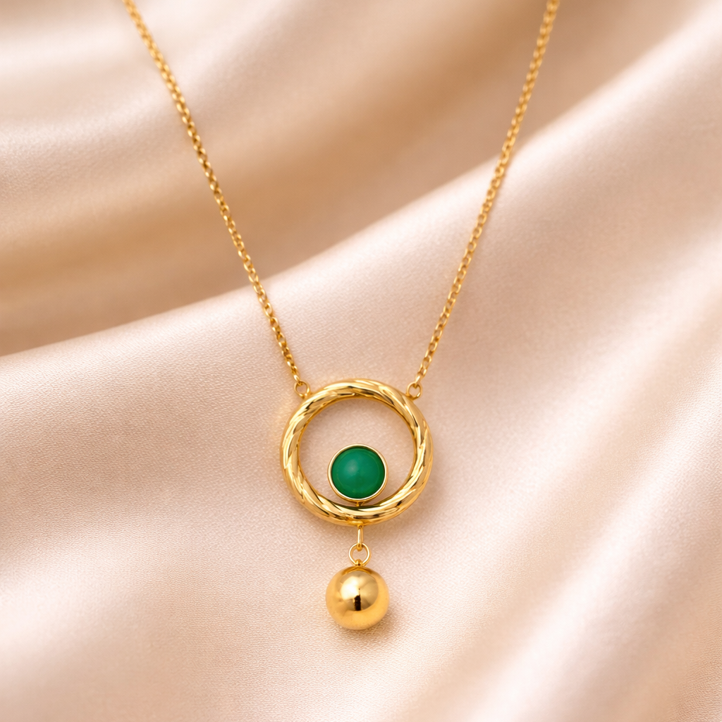 Green Emerald Gaze Necklace